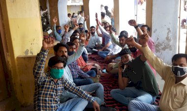 मांगों को लेकर रामगढ़ उपखंड क्षेत्र के पटवारियों ने शहीद भगत सिंह राजगुरु एवं सुखदेव के शहीद दिवस पर 1 दिन का अनशन कर दिया धरना