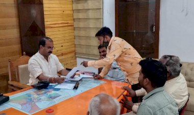 भीलवाड़ा में वार्ड 32  की विभिन्न समस्याओं को लेकर सभापति को सौपा पत्र