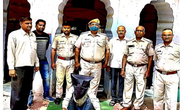 स्कूटी पर राह चलते महिला अध्यापिका से लूट का प्रयास करने वाला आरोपी चढ़ा पुलिस के हत्थे