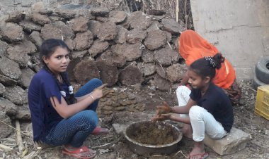 होलिका दहन की तैयारियां जोरों पर, बालिकाएं बना रही बड़कुल्ये