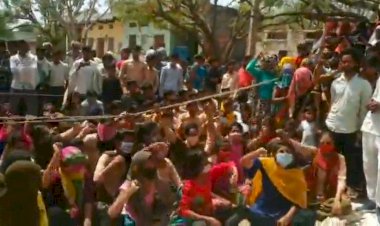 सहाड़ी के स्कूल में दलित छात्र के साथ हुए विवाद को लेकर भीम आर्मी ने निकाली रैली, एसडीएम को सौपा ज्ञापन