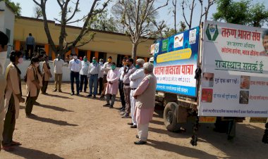 थानागाजी मे कोरोना जागरूता रथ को दिखाई हरी झंडी, गाँव गाँव जाकर ग्रामीणो को करेगा जागरूक