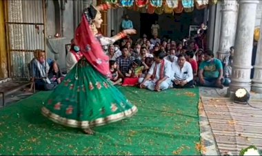 वृंदा देवी मंदिर में मनाया गया फाग महोत्सव, कस्बे के लोगों ने बढ़ चढ़कर लिया आनंद