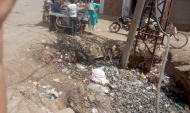 अधूरे नालो में दुर्गधं से आमजन परेशान, सभी जिम्मेदार बने अनजान