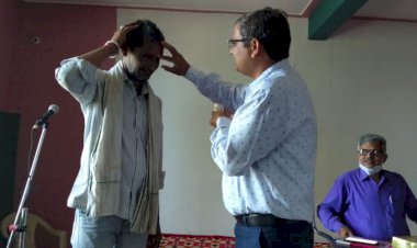 फूल वर्षा  व तिलक लगाकर मनाया होली मिलन समारोह