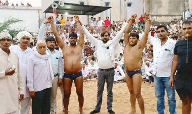 धुलण्डी पर भरा बाबा चतुरदास मेला, कुश्ती दंगल में पहलवानों दिखाया जोश