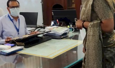 सहाडी स्कूल के मामले को लेकर रिंकी वर्मा ने जिला कलेक्टर को दिया ज्ञापन