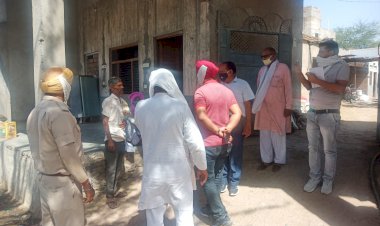 कोविड वैक्सीनैशन को लेकर एसडीएम अलर्ट, राहगीरों और दुकानदारों से की समझाइश