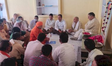 अलवर सांसद बाबा बालकनाथ पहुँचे थानागाजी विधायक निवास, दी सांत्वना