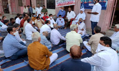 चेटीचण्ड महोत्सव की तैयारियों को लेकर खैरथल मे बैठक हुई आयोजित