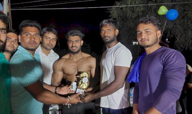 पावर लिफ्टिंग प्रतियोगिता में दीपक यादव राठ चैम्पियन और देव कौशिक बने लिटिल चैम्पियन