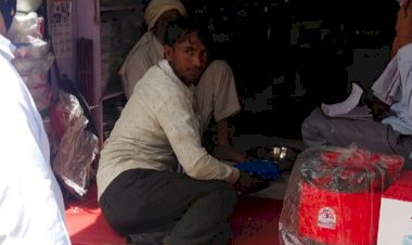 गोविन्दगढ़ कस्बे में सोशल डिस्टेंसिंग और मास्क नहीं लगाने पर लोगों के काटे चालान