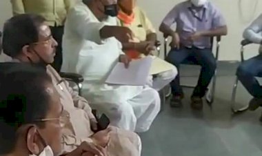 तीन दौर में चली वार्ता बुधवार को 3 बजे तक का दिया पुलिस और प्रशासन को समय