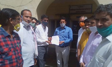 निजी विद्यालय सेवा संस्थान बहरोड़ ने एसडीएम को सौंपा ज्ञापन