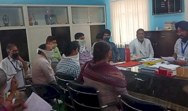 होने वाले कोरोना वैक्सीनेशन लक्ष्य शत प्रतिशत पूरा करने को लेकर प्रधानाचार्य की अध्यक्षता में बैठक का हुआ आयोजन