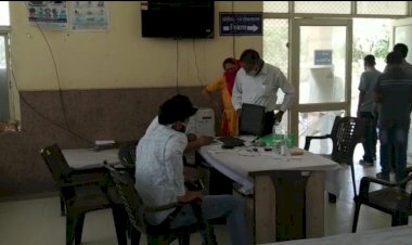 सामुदायिक केन्द्र बहरोड़ में कोविड वैक्सीन हुई खत्म, निराश लौटे लोग