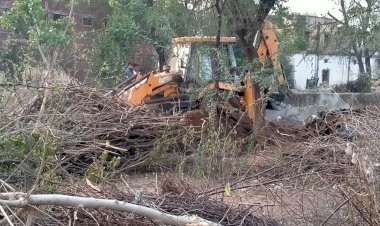 ग्रामीणों द्वारा किए अतिक्रमण को प्रसासन ने हटाया
