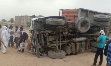 बर्डोद के देवनगर के पास ओवरलोडिंग ट्रोला पलटा, चालक गंभीर रूप से  घायल