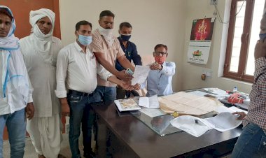 भाजपा आईटी सेल संयोजक नीरज ऊकरूँद के साथ अज्ञात लोगों ने की मारपीट, ग्रामीणों ने मंडावर थाना अधिकारी व तहसीलदार को सौपा ज्ञापन