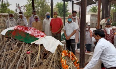 बयाना में राजकीय सम्मान के साथ हुआ स्वतंत्रता सेनानी भावडा का अन्तिम संस्कार, सशस्त्र पुलिस ने दी अन्तिम सलामी