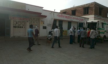 कठूमर के मसारी रोड स्थित सुर्री मन्दिर केे पास दो बाईकाे मे हुई भिड़ंत, तीन घायल, रैफर