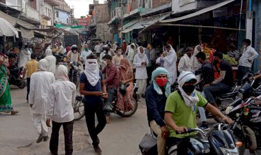 वीकेंड कफर्यू के बाद खुली दुकाने, उमडी भीड से उडी कोरोना गाइडलाइनो की धज्जियां, 14 प्रतिष्ठान किये सील