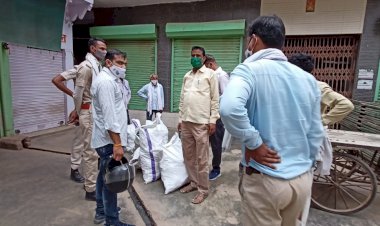 खेरली कस्बे में गुटका की कालाबाजारी होने पर प्रशासन ने  कार्यवाही कर एक गोदाम से करीब एक से डेढ लाख का गुटका किया जप्त