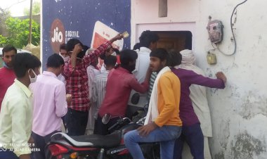 भुसावर में तम्बाकू गुटखा की भीड देख घबराया दुकानदार