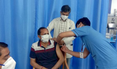 राज्यमंत्री भजनलाल जाटव ने लगवाई कोविड-19 वैक्सीन