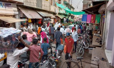 बयाना में 9 बजे से दोपहर 1 बजे तक खुले बाजार, उमडी भीड