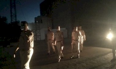 कोरोना बढ़ते संक्रमण को लेकर थानागाजी पुलिस सख्त, निकाला पैदल मार्च