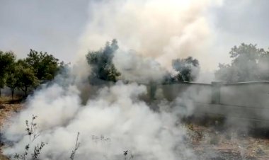 कचरे में आग लगने से निकला भारी धुआँ, सांस लेने में आई परेशानी