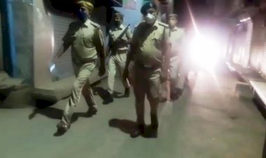 कोरोना गाइडलाइन की जागरूकता को लेकर नगर पुलिस ने कस्बे मे निकाला फ्लैग मार्च