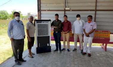 किरन ग्रुप के चेयरमेन रमेश गुप्ता ने छौंकरवाडा कलां कोविड वैक्सीनेशन केन्द्र को किया कूलर भेंट