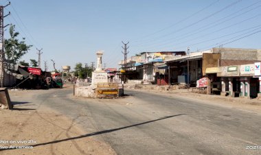 कठूमर कस्बे में वीकेंड कर्फ्यू के चलते बाजार में पसरा सन्नाटा