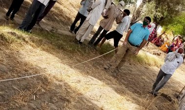 विकास अधिकारी डाॅ समय सिंह मीणा ने भनाेखर मे नरेगा कार्याे का किया निरीक्षण