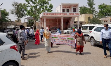 जागरुकता रैली को विकास अधिकारी ने हरि झंडी दिखा किया रवाना