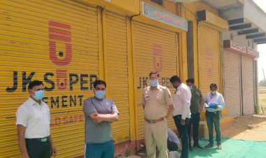 कोरोना गाइडलाइन के उल्लंघन पर प्रशासन सख्त , सोडावास में लापरवाही पर दुकानों पर लगी सील