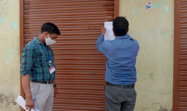 कोरोना गाइडलाइन की पालना नहीं करने पर दो दुकानों को किया सीज