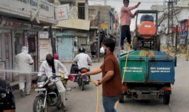 पार्षद ने कराया वार्ड में हाइपोक्लोराइट का छिड़काव