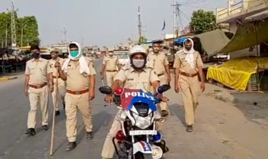 रामगढ,नौगांवा,मुबारिकपुर में फ्लैग मार्च निकाल पुलिस ने लोगों को कोरोना गाइड पालना के बारे में किया जागरुक
