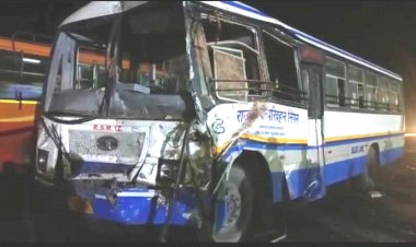 रोडवेज बस और ट्रैलर की भिड़ंत, दर्जनभर सवारियां हुई घायल
