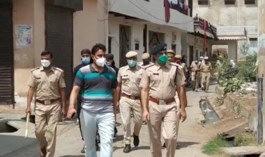 पुलिस और प्रशासन ने  बहरोड कस्बे में किया फ्लेग मार्च