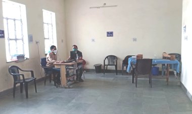वैक्सीन नही होने के कारण गोविंदगढ सीएचसी से मायूस होकर लौटे 18+ युवा