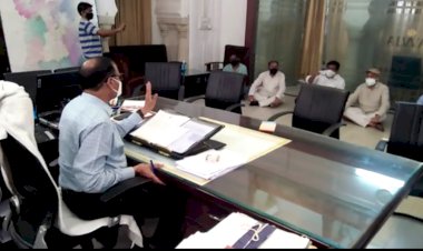 जिले के हॉस्पिटलो में ऑक्सीजन की कमी, कलेक्ट्रेट में धरने पर बैठे शहर विधायक संजय नरुका