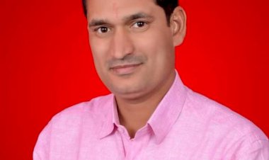 घर घर निशुल्क दवाइयां व फल पहुंचा रहे  समाजसेवी मुकेश यादव