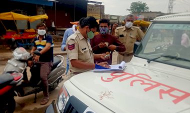 जन अनुशासन पखवाड़े के तहत पुलिस ने कार्यवाही कर काटे चालान