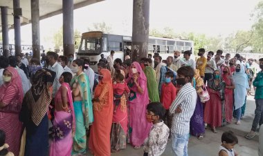 सम्पूर्ण लॉकडाउन के चलते लोगो का पलायन शुरू, रोडवेज बस स्टैंड पर लगा यात्रियों का हुजूम
