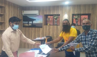 माँ का मृत्यू भोज नही कर बेटे ने वैक्सीन के लिये मुख्यमंत्री कोष मे दिए 21000 रुपये