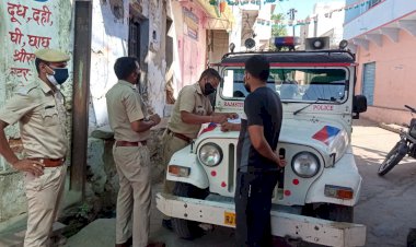 पुलिस काट रही चालान, फिर भी नहीं मान रहा इंसान